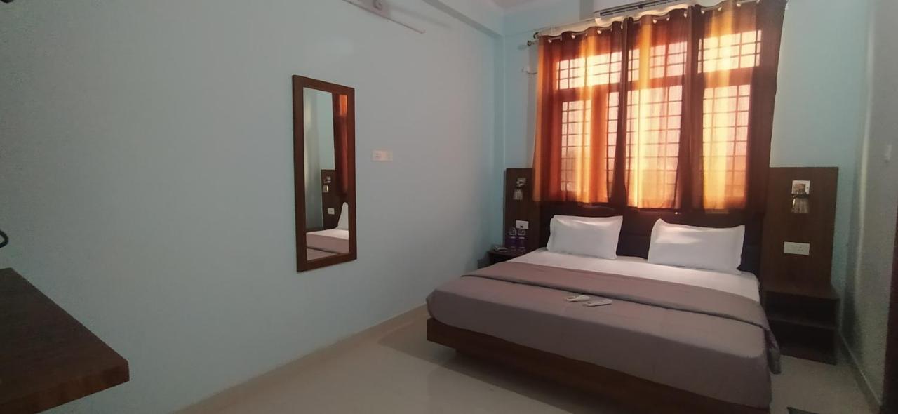 Hotel Comfort Inn Homestay Ντεχραντούν Εξωτερικό φωτογραφία