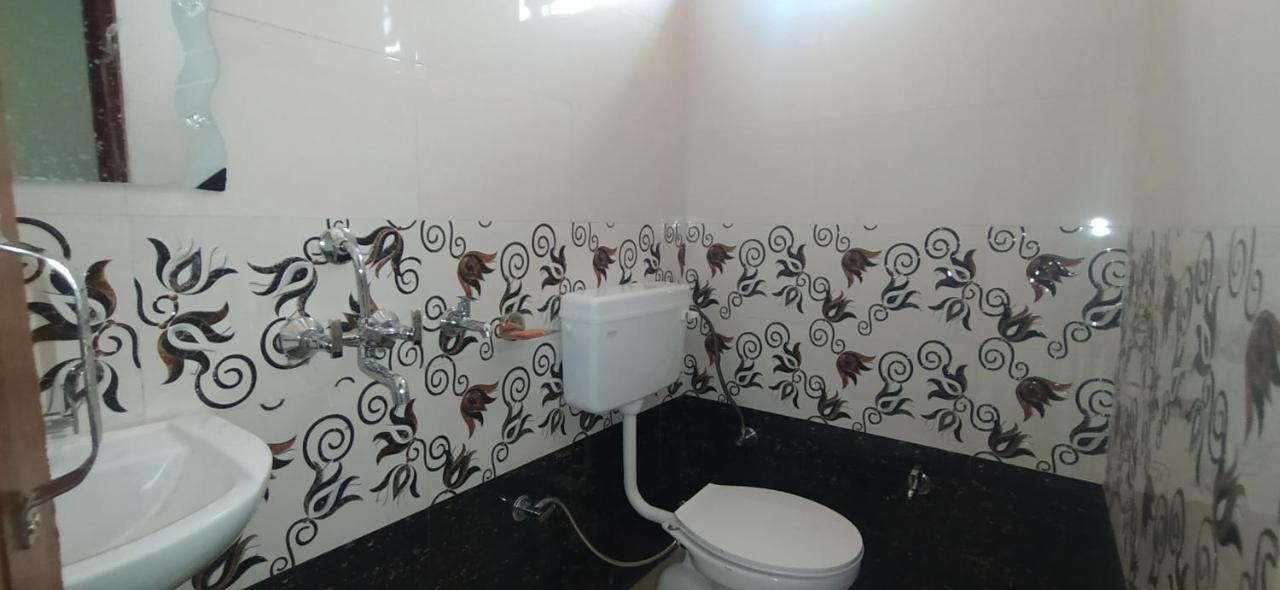 Hotel Comfort Inn Homestay Ντεχραντούν Εξωτερικό φωτογραφία