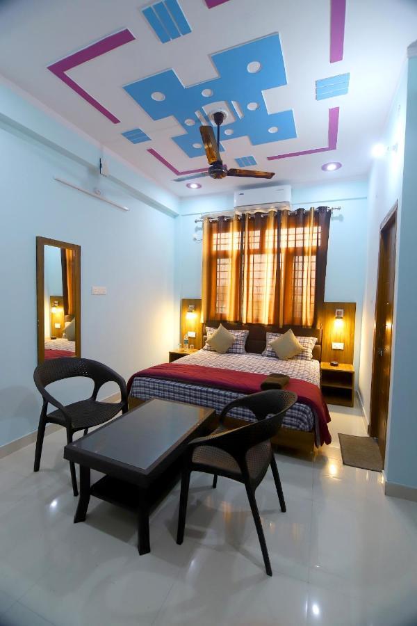 Hotel Comfort Inn Homestay Ντεχραντούν Εξωτερικό φωτογραφία