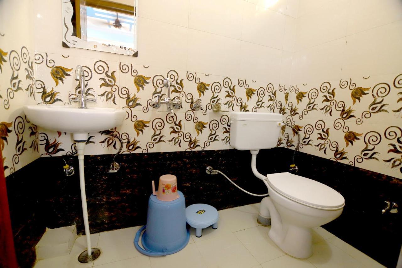 Hotel Comfort Inn Homestay Ντεχραντούν Εξωτερικό φωτογραφία
